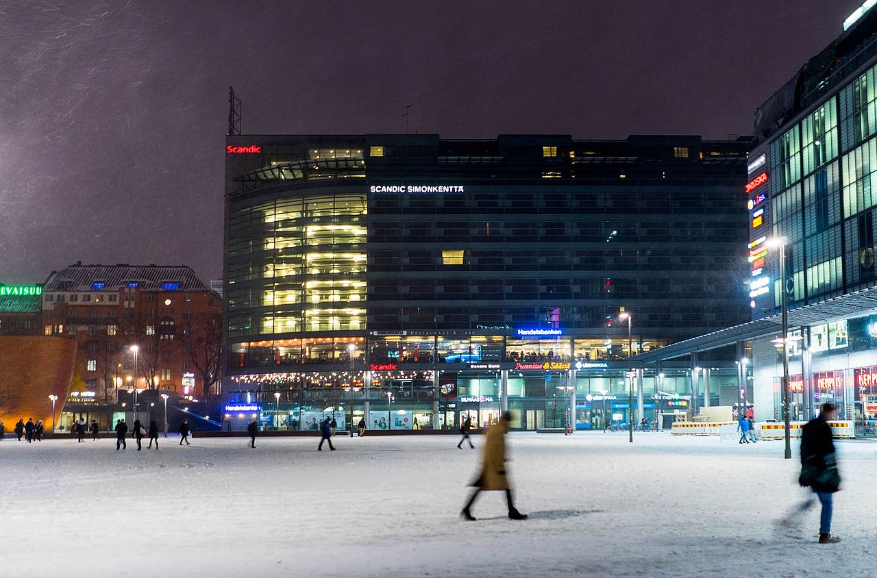 wintery_city-center_of_helsinki_-_winterliche_innenstadt_von_helsinki_30925752996